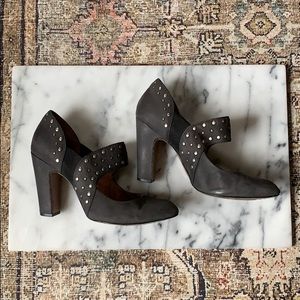 No 704b gray/black leather studded Mary Jane heels